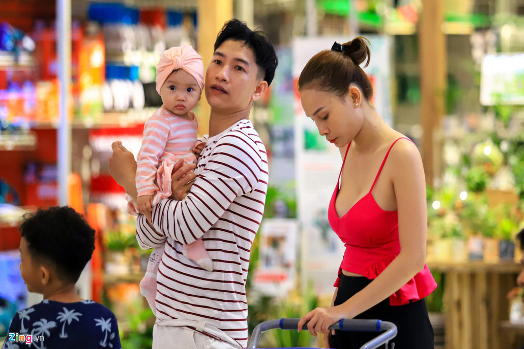 Siêu thị TP HCM chật kín người những ngày đầu năm mới - Ảnh 13. Siêu thị TP HCM chật kín người những ngày đầu năm mới - Ảnh 13.
