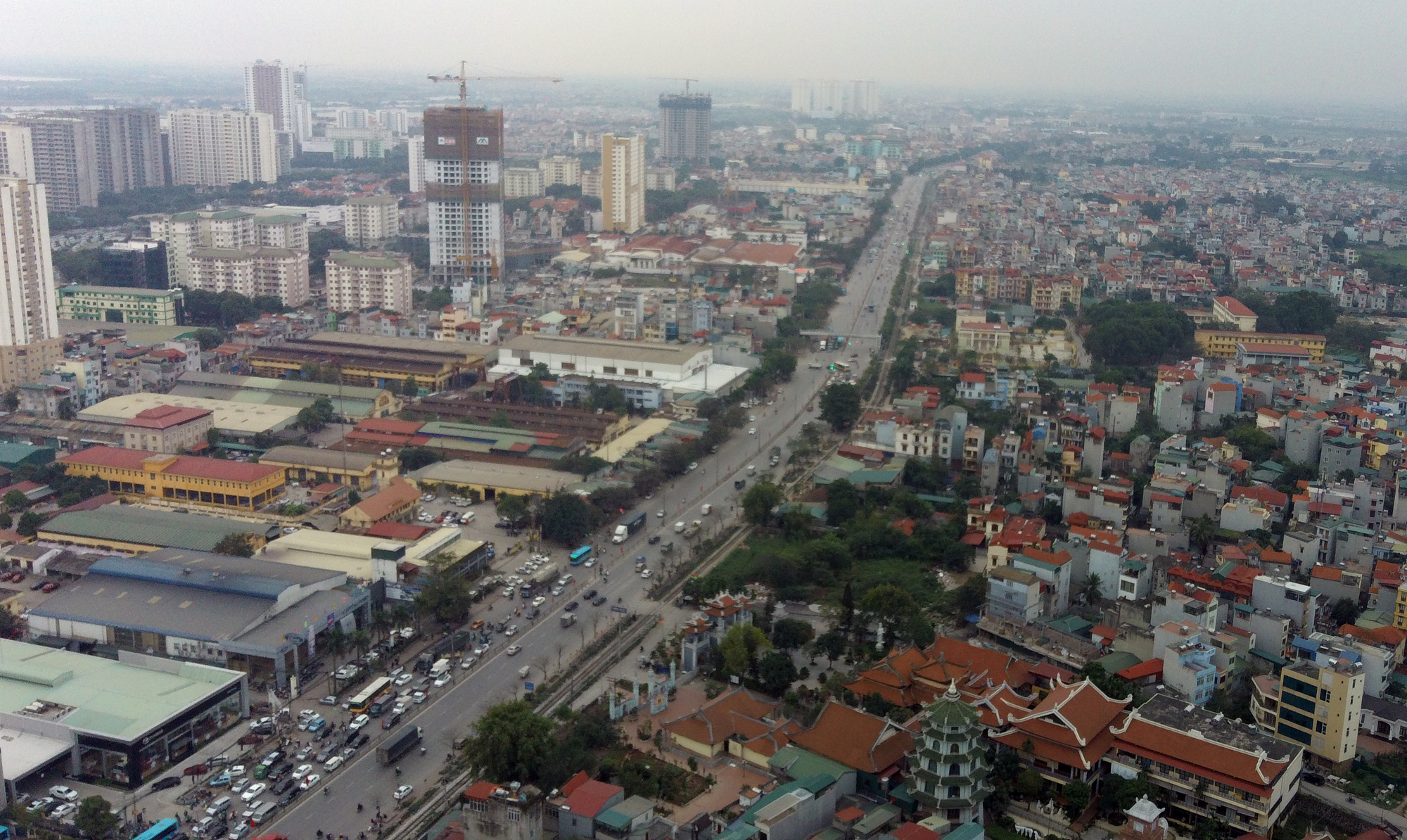 Xe máy 'nhích từng bước' ở cửa ngõ phía Nam Hà Nội ngày cuối nghỉ Tết - Ảnh 3. Xe máy 'nhích từng bước' ở cửa ngõ phía Nam Hà Nội ngày cuối nghỉ Tết - Ảnh 3.