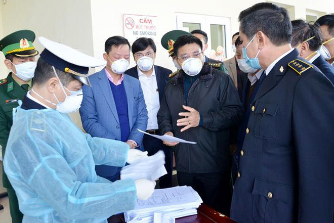 Bác tin đóng cửa cửa khẩu Móng Cái vì virus corona - Ảnh 2.