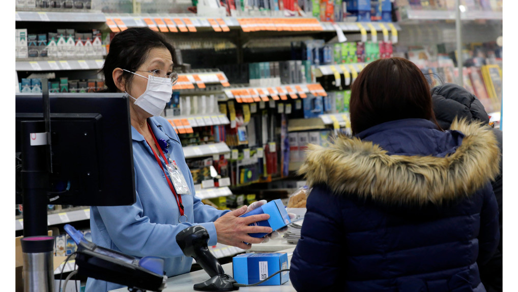 Có thể bị nhiễm virus corona khi mua hàng qua mạng từ Trung Quốc không? - Ảnh 2. Có thể bị nhiễm virus corona khi mua hàng qua mạng từ Trung Quốc không? - Ảnh 2.