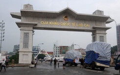 Tạm dừng thông quan hàng qua Trung Quốc đến Rằm tháng Giêng vì dịch viêm phổi Vũ Hán