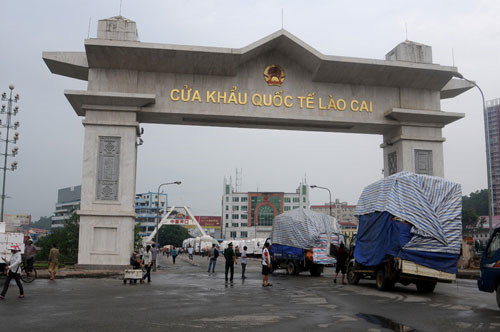 Tạm dừng thông quan hàng qua Trung Quốc đến rằm tháng Giêng vì dịch viêm phổi Vũ Hán - Ảnh 1. Tạm dừng thông quan hàng qua Trung Quốc đến rằm tháng Giêng vì dịch viêm phổi Vũ Hán - Ảnh 1.