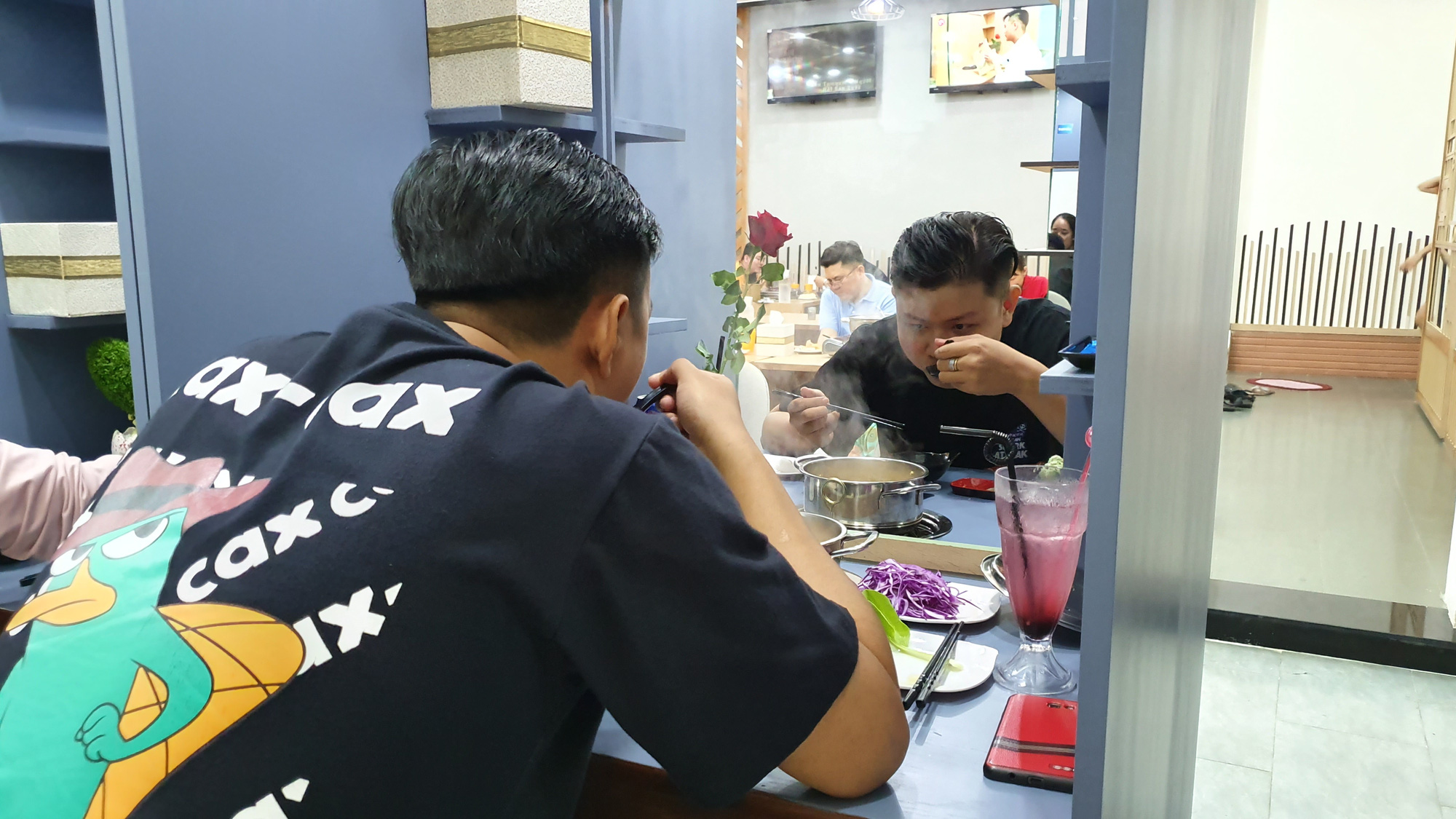 Quán lẩu giúp khách hàng thoát ế tại TP HCM với giá chỉ hơn 100.000 đồng - Ảnh 9. Quán lẩu giúp khách hàng thoát ế tại TP HCM với giá chỉ hơn 100.000 đồng - Ảnh 9.