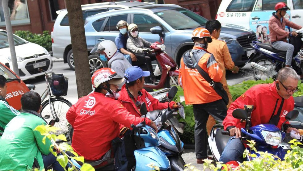 Nghị định 100 khiến giới tài xế công nghệ vừa mừng vừa lo cho qui định phạt nặng - Ảnh 3. Nghị định 100 khiến giới tài xế công nghệ vừa mừng vừa lo cho qui định phạt nặng - Ảnh 3.