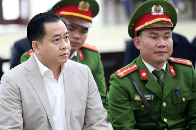 Vũ ‘Nhôm’ bị cách ly khi tòa xét hỏi đồng phạm - Ảnh 1. Vũ ‘Nhôm’ bị cách ly khi tòa xét hỏi đồng phạm - Ảnh 1.