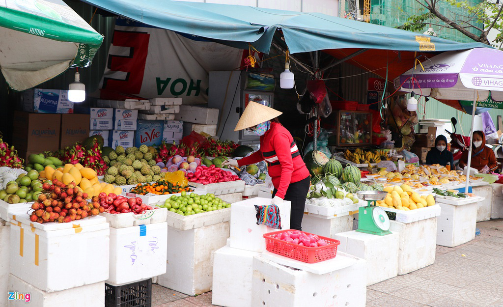 Hàng quán ở Đà Nẵng vắng khách giữa nỗi lo virus corona lây lan - Ảnh 3. Hàng quán ở Đà Nẵng vắng khách giữa nỗi lo virus corona lây lan - Ảnh 3.
