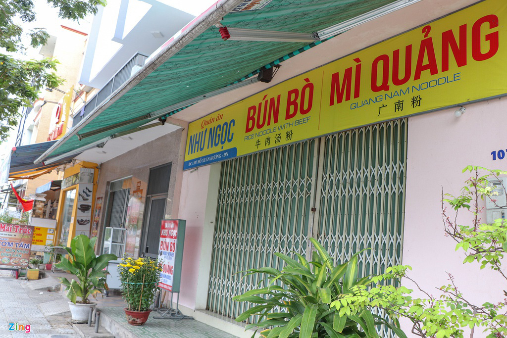 Hàng quán ở Đà Nẵng vắng khách giữa nỗi lo virus corona lây lan - Ảnh 6. Hàng quán ở Đà Nẵng vắng khách giữa nỗi lo virus corona lây lan - Ảnh 6.