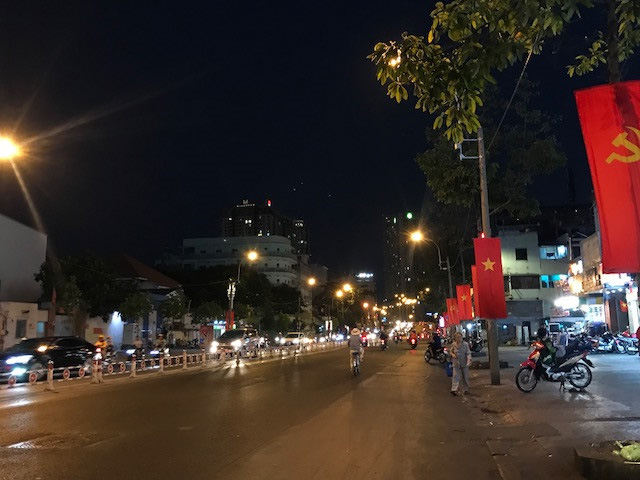 Đường phố TP HCM thông thoáng ngay giờ cao điểm - Ảnh 14.