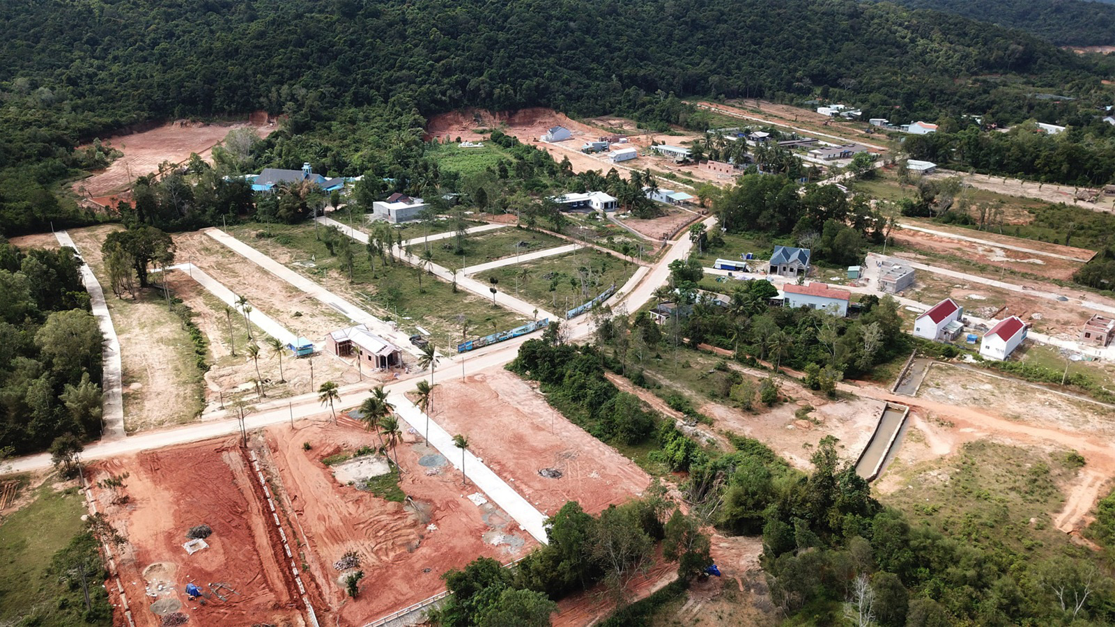 Bất động sản năm 2020: Thị trường sàng lọc mạnh, đất nền vẫn sẽ 'hot' - Ảnh 2. Bất động sản năm 2020: Thị trường sàng lọc mạnh, đất nền vẫn sẽ 'hot' - Ảnh 2.