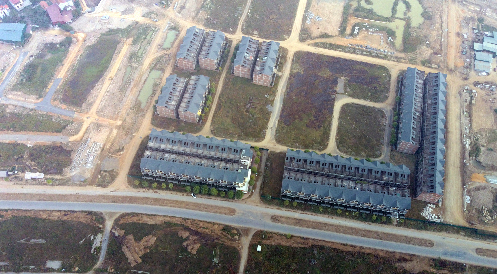 Khu đô thị Kim Chung - Di Trạch gần đường sắt đô thị Nhổn - ga Hà Nội bỏ hoang thập kỉ thi công trở lại - Ảnh 1.