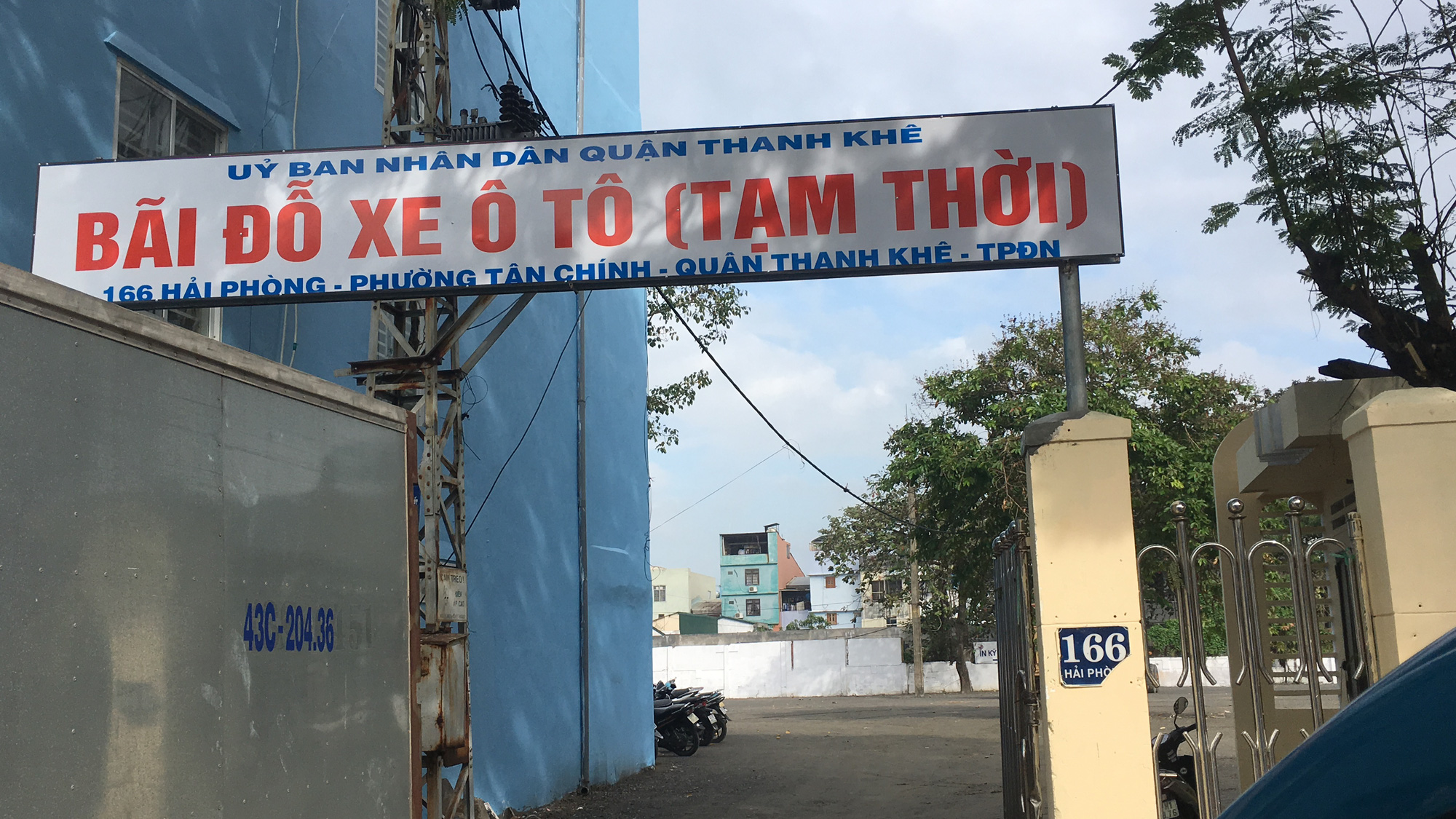 Bãi đỗ ô tô tạm khoảng 300 chỗ trung tâm Đà Nẵng hoạt động trước Tết Canh Tý 2020 - Ảnh 3. Bãi đỗ ô tô tạm khoảng 300 chỗ trung tâm Đà Nẵng hoạt động trước Tết Canh Tý 2020 - Ảnh 3.