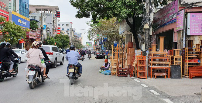 Hàng loạt Chủ tịch phường, quận của Hải Phòng bị phê bình vì vỉa hè bị lấn chiếm - Ảnh 1. Hàng loạt Chủ tịch phường, quận của Hải Phòng bị phê bình vì vỉa hè bị lấn chiếm - Ảnh 1.