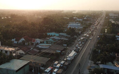 Kẹt xe dài gần 10 km trên quốc lộ ở miền Tây