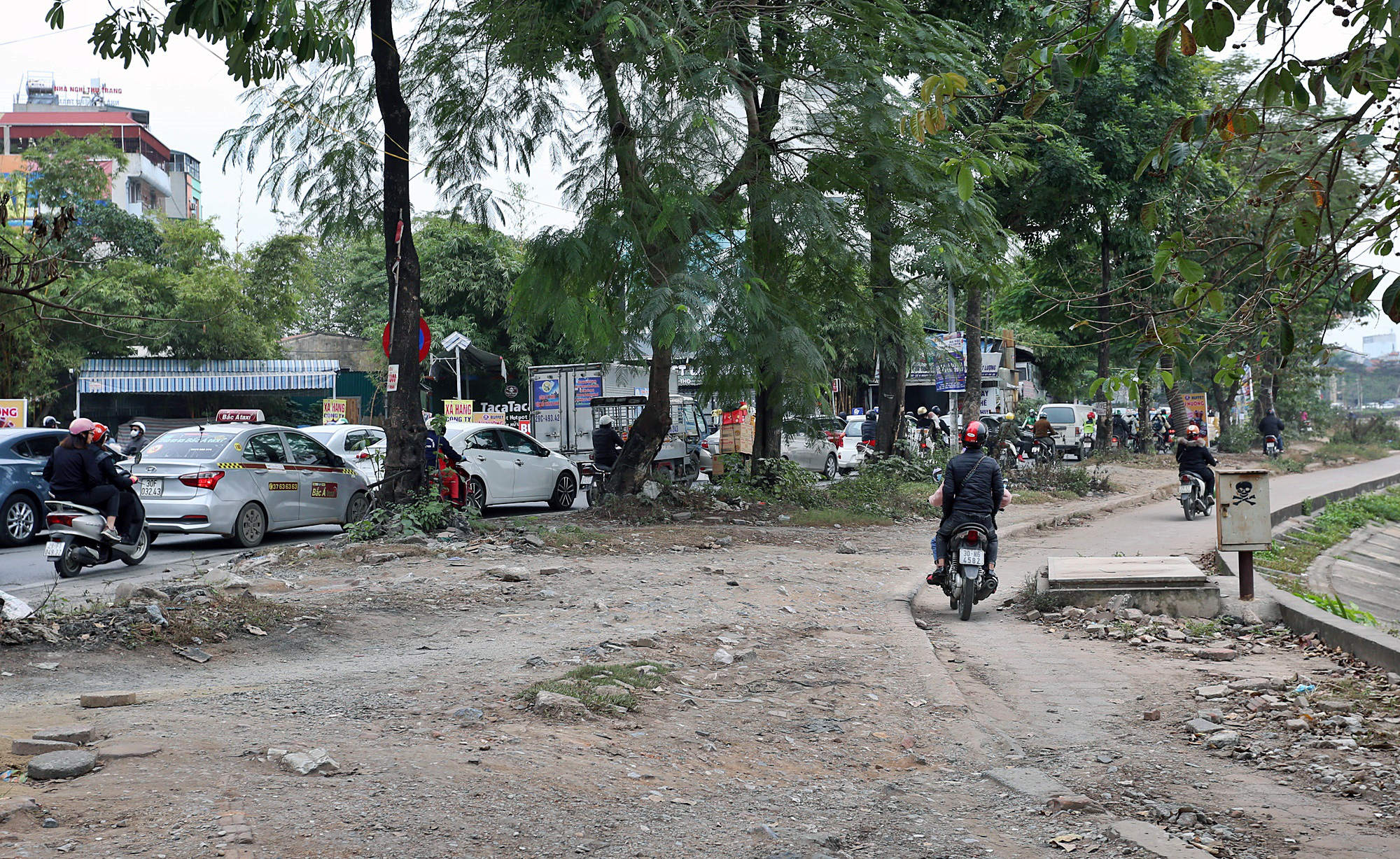 200m đường dang dở 'bóp nghẹt' giao thông khu Linh Đàm hơn hai thập kỉ - Ảnh 14. 200m đường dang dở 'bóp nghẹt' giao thông khu Linh Đàm hơn hai thập kỉ - Ảnh 14.