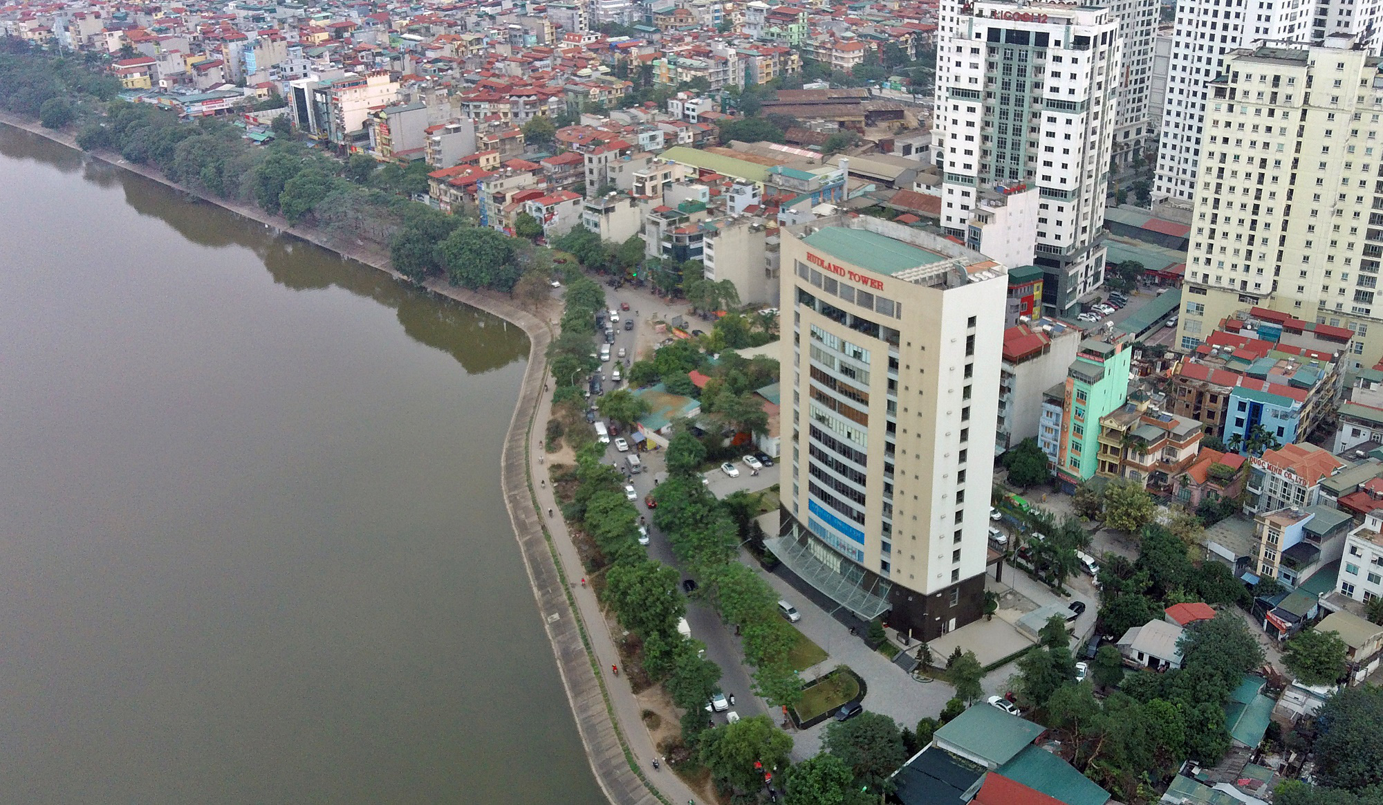 200m đường dang dở 'bóp nghẹt' giao thông khu Linh Đàm hơn hai thập kỉ - Ảnh 3. 200m đường dang dở 'bóp nghẹt' giao thông khu Linh Đàm hơn hai thập kỉ - Ảnh 3.