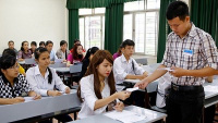 Đề thi học kì 1 lớp 11 môn Ngữ văn Sở GD&ĐT Bắc Giang năm 2018 - Ảnh 5. Đề thi học kì 1 lớp 11 môn Ngữ văn Sở GD&ĐT Bắc Giang năm 2018 - Ảnh 5.