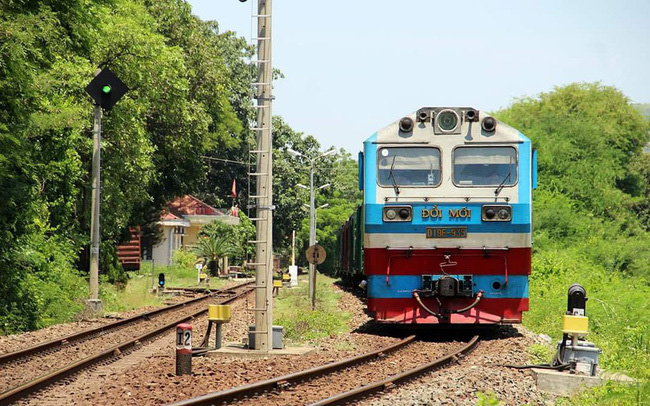 Đường sắt 'khốn đốn' vì hàng không giá rẻ lấn hết thị phần? - Ảnh 1. Đường sắt 'khốn đốn' vì hàng không giá rẻ lấn hết thị phần? - Ảnh 1.
