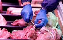 Giá cả thị trường hôm nay 7/1: Giá heo hơi rớt suốt tuần xuống dưới 80.000 đồng/kg, Big C, Co.op Mart cùng khuyến mãi thịt heo