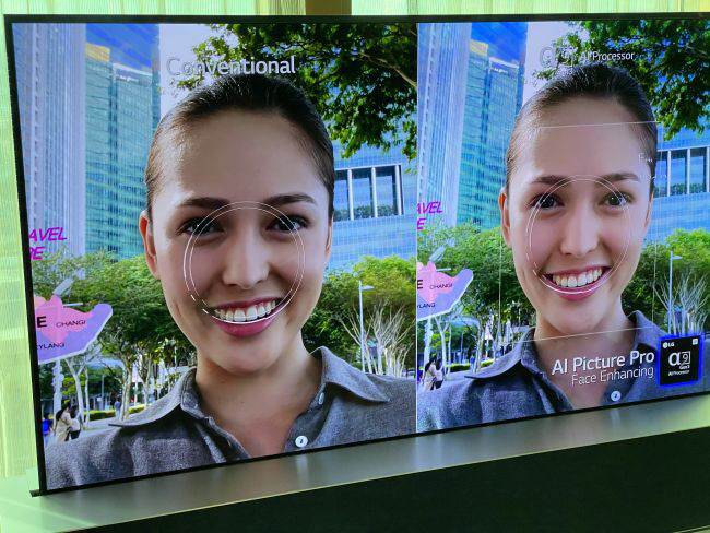 LG ra mắt TV màn hình cuộn OLED tại sự kiện CES 2020, giá có thể lên tới 60.000 USD - Ảnh 3. LG-ra-mat-TV-man-hinh-cuon-OLED-tai-su-kien-CES-2020-gia-co-the-len-toi-60-000-USD-3