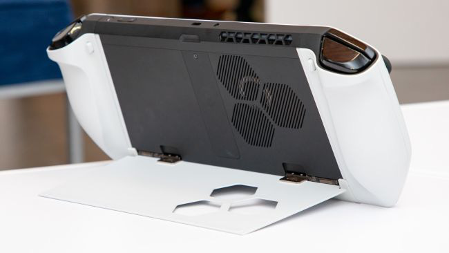 Alienware ra mắt Concept UFO thiết bị chơi game Windows 10 dạng " Switch" - Ảnh 4. Alienware ra mắt Concept UFO thiết bị chơi game Windows 10 dạng " Switch" - Ảnh 4.