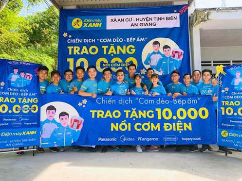 10.000 nồi cơm trao đi, ngàn nụ cười yêu thương tỏa sáng cùng 'Cơm dẻo - Bếp ấm' - Ảnh 1.