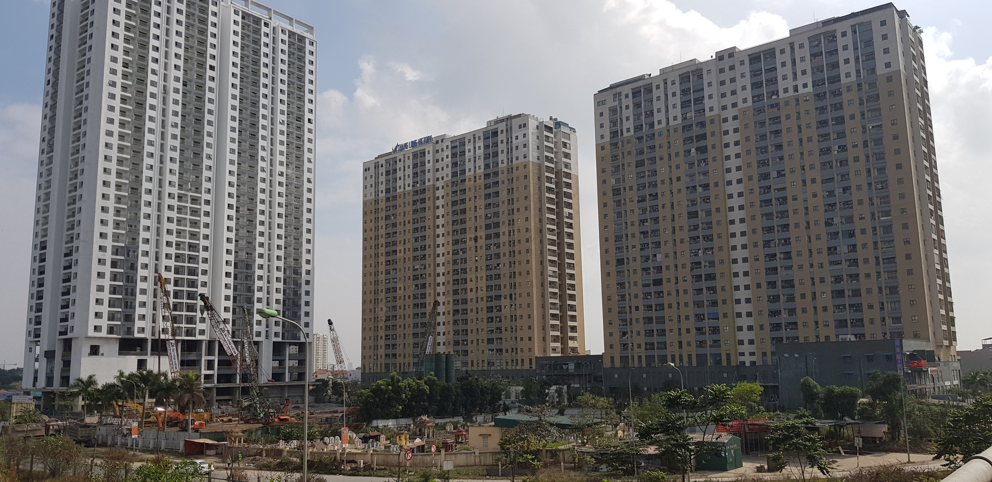 Nghịch cảnh thị trường BĐS Hoài Đức trục Đại lộ Thăng Long: Kẻ đắt chung cư, người bán liền kề và biệt thự tốt - Ảnh 2. Nghịch cảnh thị trường BĐS Hoài Đức trục Đại lộ Thăng Long: Kẻ đắt chung cư, người bán liền kề và biệt thự tốt - Ảnh 2.