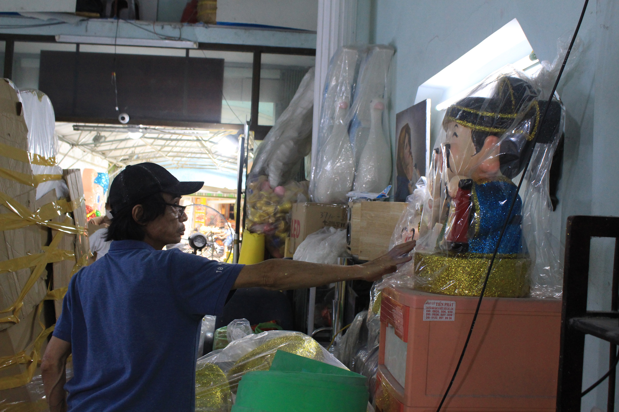 Chuột khổng lồ Tết Canh Tí chục triệu đồng ở Sài Gòn - Ảnh 4. Chuột khổng lồ Tết Canh Tí chục triệu đồng ở Sài Gòn - Ảnh 4.
