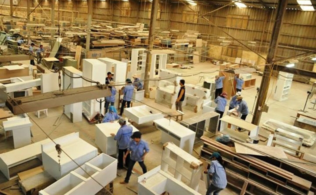Bloomberg: Chi phí nhân công tại Việt Nam gia tăng khiến các doanh nghiệp nội thất Mỹ muốn chuyển hướng sang Campuchia - Ảnh 1. Bloomberg: Chi phí nhân công tại Việt Nam gia tăng khiến các doanh nghiệp nội thất Mỹ muốn chuyển hướng sang Campuchia - Ảnh 1.