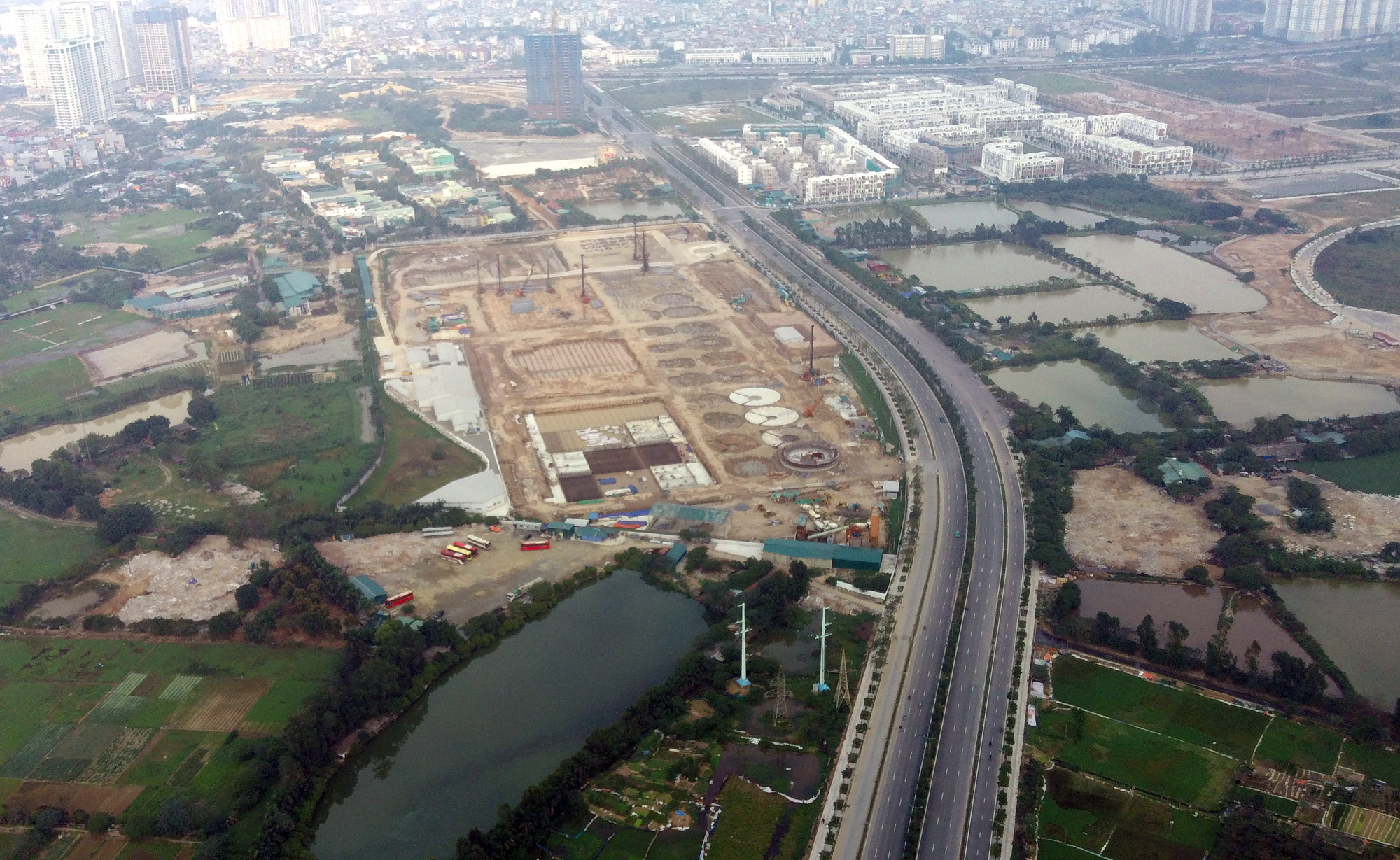 Cận cảnh đường Nguyễn Xiển - Xa La vừa thông xe - Ảnh 5. Cận cảnh đường Nguyễn Xiển - Xa La vừa thông xe - Ảnh 5.