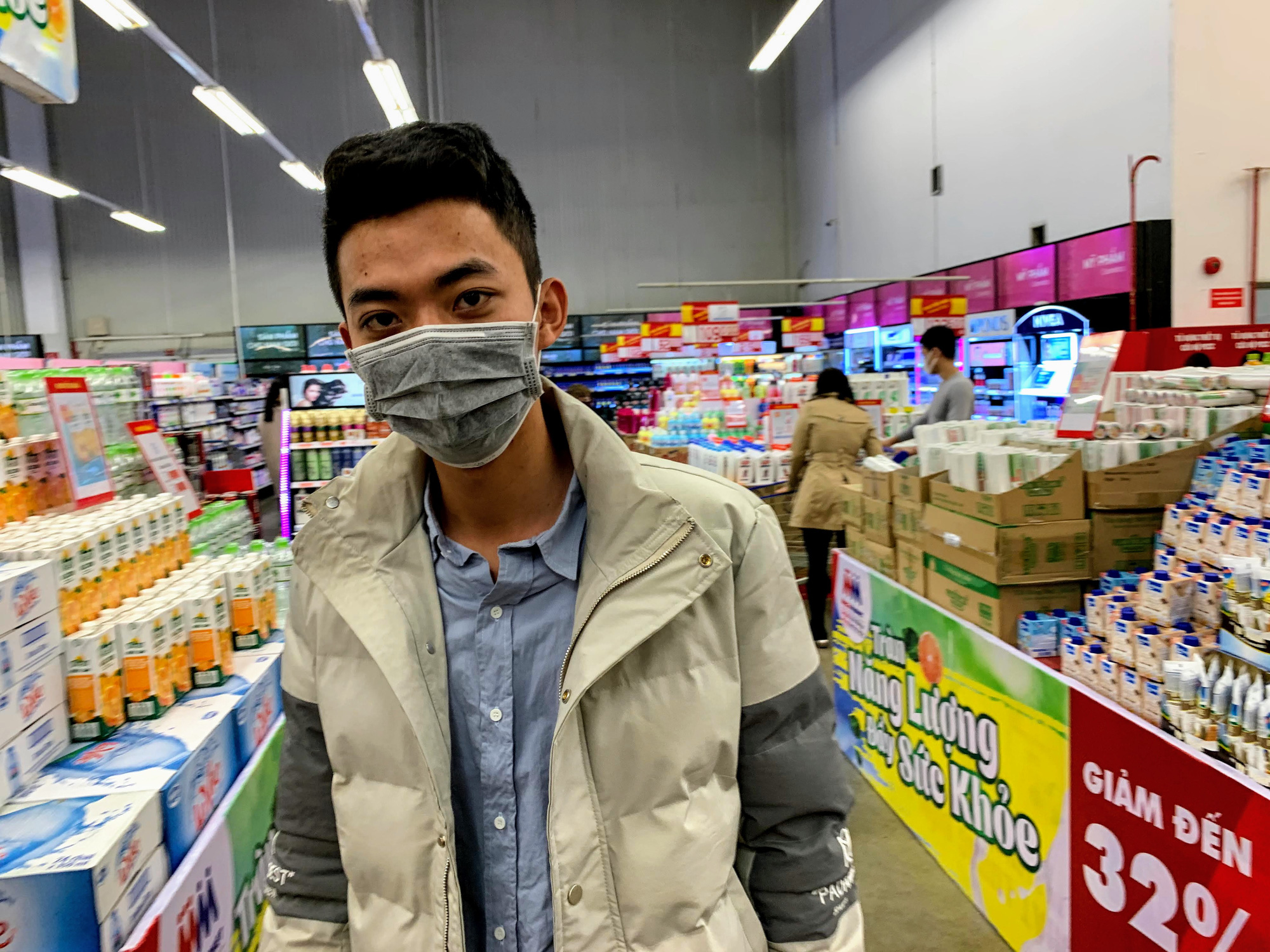 Siêu thị, trung tâm thương mại ở Hà Nội vắng tanh không một bóng người trước đại dịch virus corona - Ảnh 9.