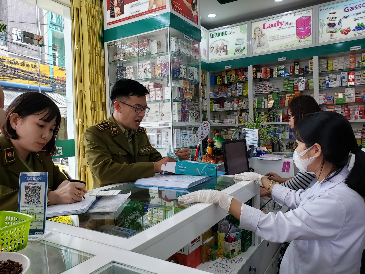Đà Nẵng đang tồn hơn 34.000 cái khẩu trang, giá bán cao nhất 15.500 đồng/cái - Ảnh 1.
