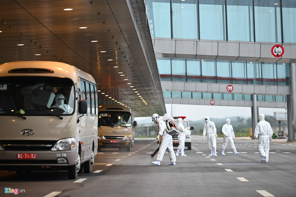 Chuyến bay đưa công dân Việt Nam trở về từ tâm dịch Vũ Hán - Ảnh 14. Chuyến bay đưa công dân Việt Nam trở về từ tâm dịch Vũ Hán - Ảnh 14.