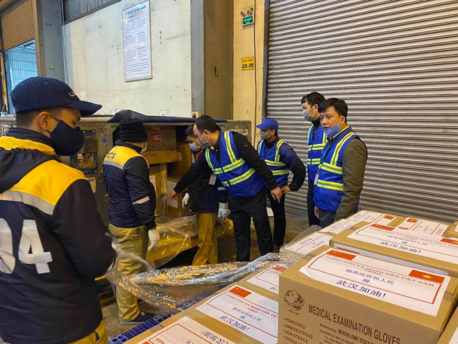 Chuyến bay đón người Việt về từ Vũ Hán: Vietnam Airlines chọn phi hành đoàn thế nào? - Ảnh 4. Chuyến bay đón người Việt về từ Vũ Hán: Vietnam Airlines chọn phi hành đoàn thế nào? - Ảnh 4.