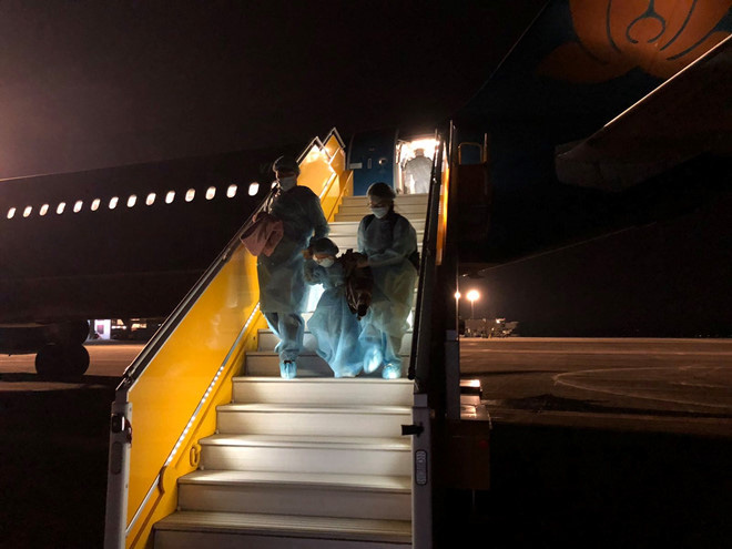 Chuyến bay đón người Việt về từ Vũ Hán: Vietnam Airlines chọn phi hành đoàn thế nào? - Ảnh 5. Chuyến bay đón người Việt về từ Vũ Hán: Vietnam Airlines chọn phi hành đoàn thế nào? - Ảnh 5.