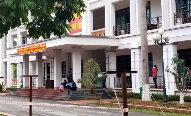 40 người vào khu cách li của quân đội ở Vĩnh Phúc - Ảnh 2. 40 người vào khu cách li của quân đội ở Vĩnh Phúc - Ảnh 2.
