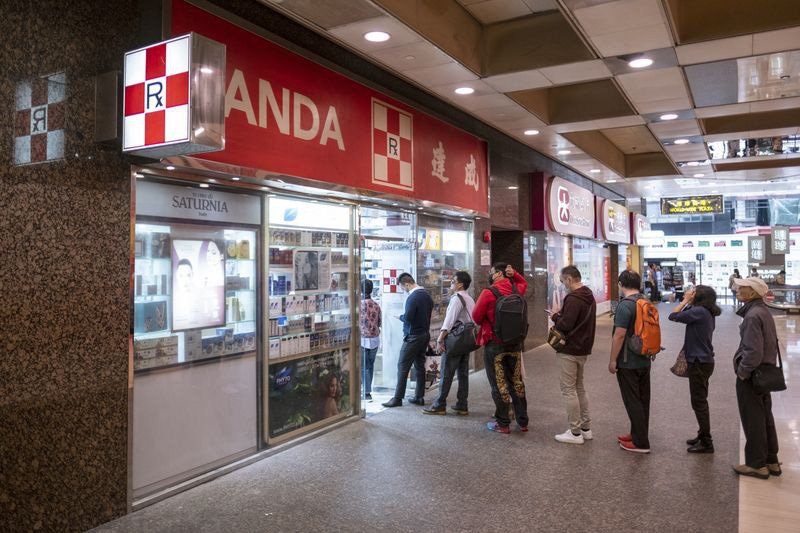 Tài xế Hong Kong: 'Tôi đặt khăn giấy vào khẩu trang để tiết kiệm' - Ảnh 3. Tài xế Hong Kong: 'Tôi đặt khăn giấy vào khẩu trang để tiết kiệm' - Ảnh 3.