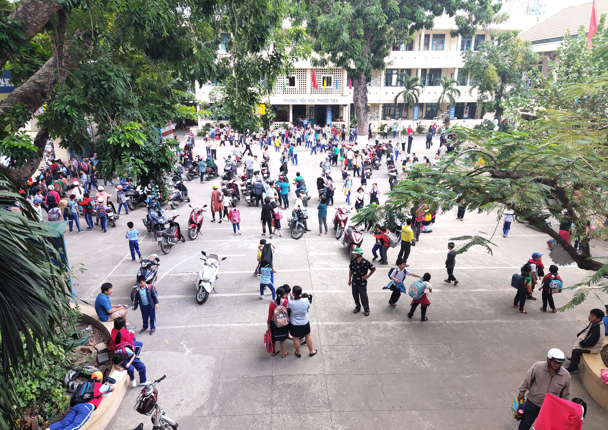 Tỉnh đầu tiên có ca người Việt Nam dương tính với Covid-19 cho học sinh đi học trở lại từ ngày 17/2 - Ảnh 1. Tỉnh đầu tiên có ca người Việt Nam dương tính với Covid-19 cho học sinh đi học trở lại từ ngày 17/2 - Ảnh 1.