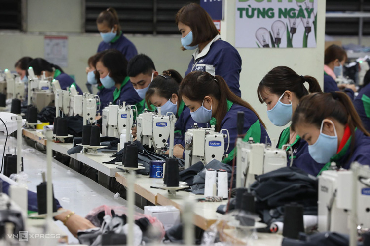 Kinh tế Việt Nam trong vòng xoáy virus corona - Ảnh 3. Kinh tế Việt Nam trong vòng xoáy virus corona - Ảnh 3.