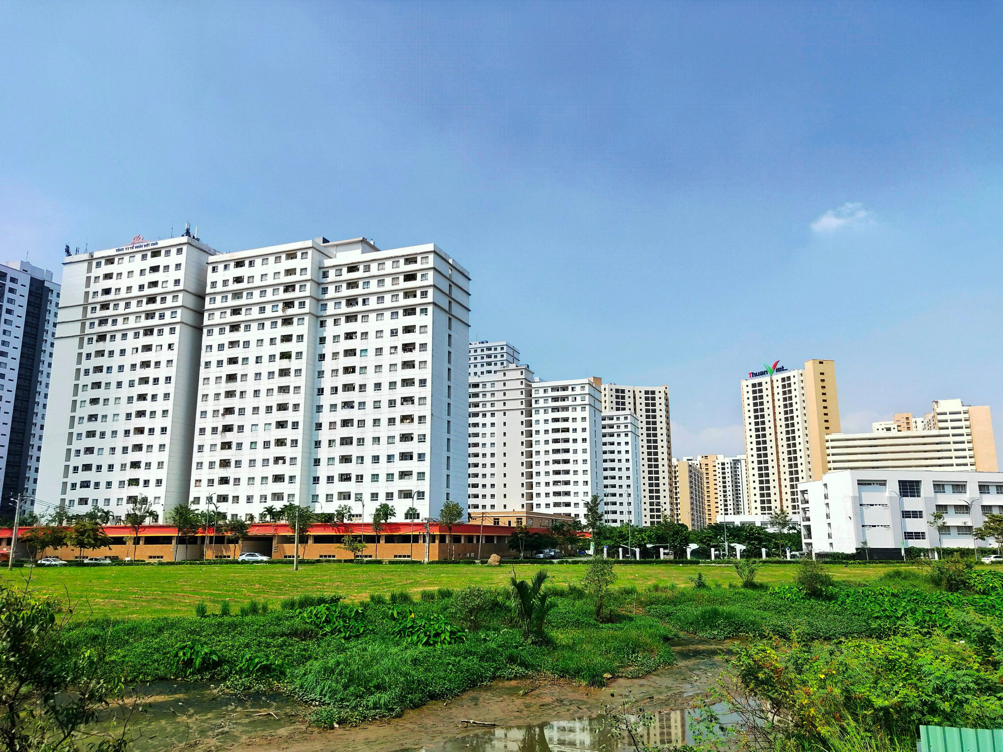 TP HCM tạm hoãn đối thoại với người dân Thủ Thiêm do dịch Covid-19 - Ảnh 1. TP HCM tạm hoãn đối thoại với người dân Thủ Thiêm do dịch Covid-19 - Ảnh 1.