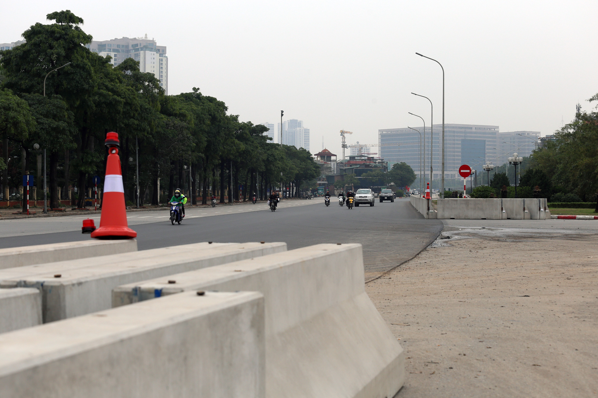 Nhìn gần đường đua F1 Hà Nội sắp khởi tranh - Ảnh 15. Nhìn gần đường đua F1 Hà Nội sắp khởi tranh - Ảnh 15.