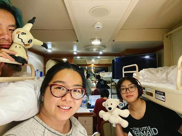 Hành khách trên du thuyền bị cách li ở Nhật Bản: Vẫn được phục vụ ăn uống và giao hàng tận nơi - Ảnh 3. Hành khách trên du thuyền bị cách li ở Nhật Bản: Vẫn được phục vụ ăn uống và giao hàng tận nơi - Ảnh 3.