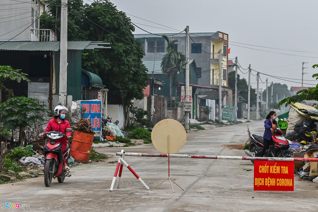 Chốt chặn 24/24h ở vùng dịch Covid-19 tại Vĩnh Phúc - Ảnh 11.