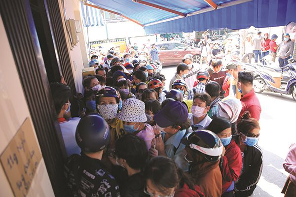 Xử phạt người bán tăng giá khẩu trang, điều gì sẽ xảy ra? - Ảnh 1. Xử phạt người bán tăng giá khẩu trang, điều gì sẽ xảy ra? - Ảnh 1.