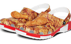 KFC ra mắt mẫu dép in hình gà rán có giá gần 1,4 triệu đồng