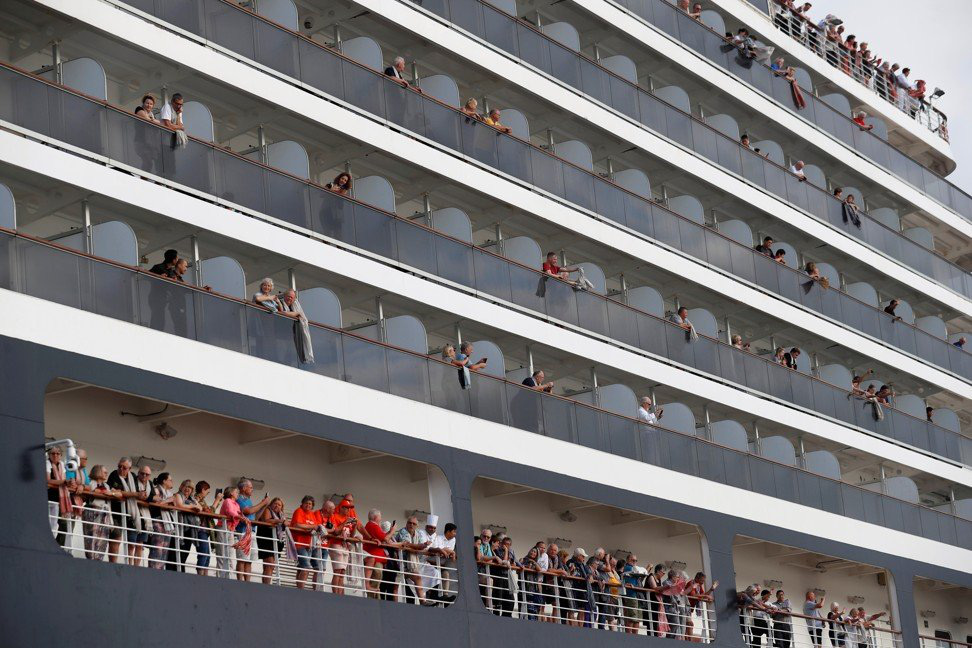 Hành khách vui mừng vì tàu Westerdam đã cập cảng tại Campuchia - Ảnh 4. Hành khách vui mừng vì tàu Westerdam đã cập cảng tại Campuchia - Ảnh 4.