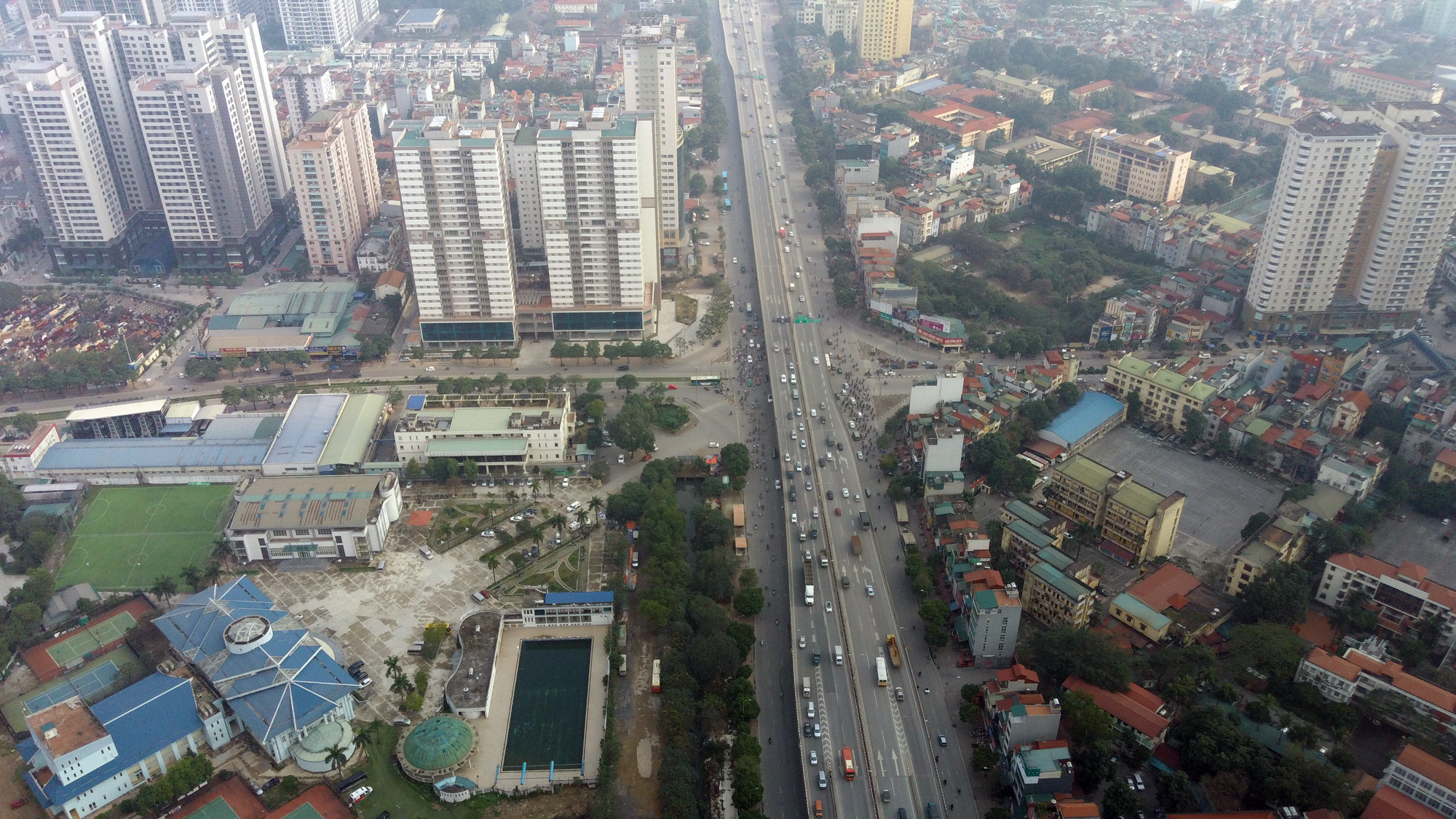 Rào đường Vành đai 3 trên cao đến cuối tháng 4 để sữa khe co giãn - Ảnh 1. Rào đường Vành đai 3 trên cao đến cuối tháng 4 để sữa khe co giãn - Ảnh 1.