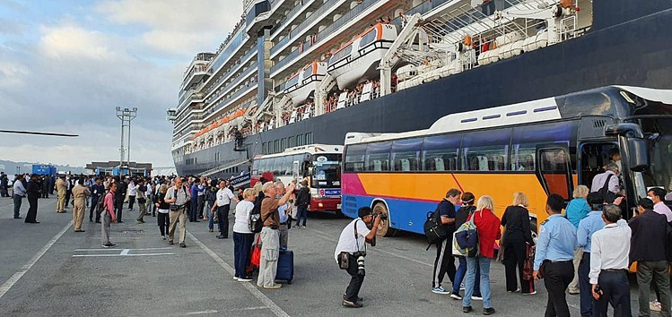 Công ty Việt đón khách tàu Westerdam ở Campuchia - Ảnh 1. Công ty Việt đón khách tàu Westerdam ở Campuchia - Ảnh 1.