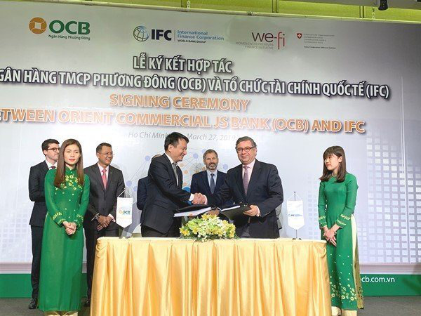 Thương vụ đình đám năm nay: Aozora mua cổ phần OCB - Ảnh 1. Thương vụ đình đám năm nay: Aozora mua cổ phần OCB - Ảnh 1.