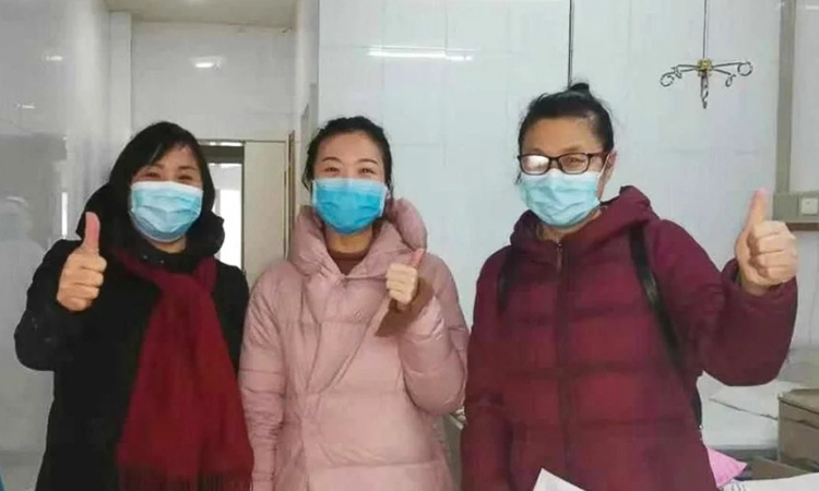 Hai tuần nữ bác sĩ Hồ Bắc chống chọi virus corona - Ảnh 1. Hai tuần nữ bác sĩ Hồ Bắc chống chọi virus corona - Ảnh 1.