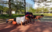 Học sinh nghỉ dài ngày tránh corona, phụ huynh 'huy động' người thân từ quê ra phố hỗ trợ trông con